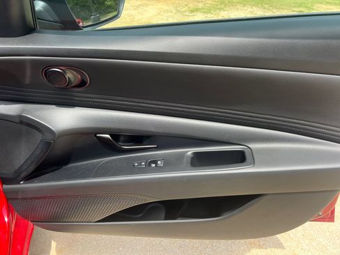 Used 2025 Hyundai Elantra Sport FWD image 13