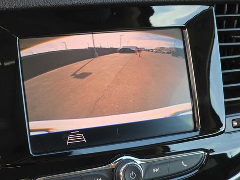 Used 2021 Buick Encore Preferred w/ Safety Package II image 25