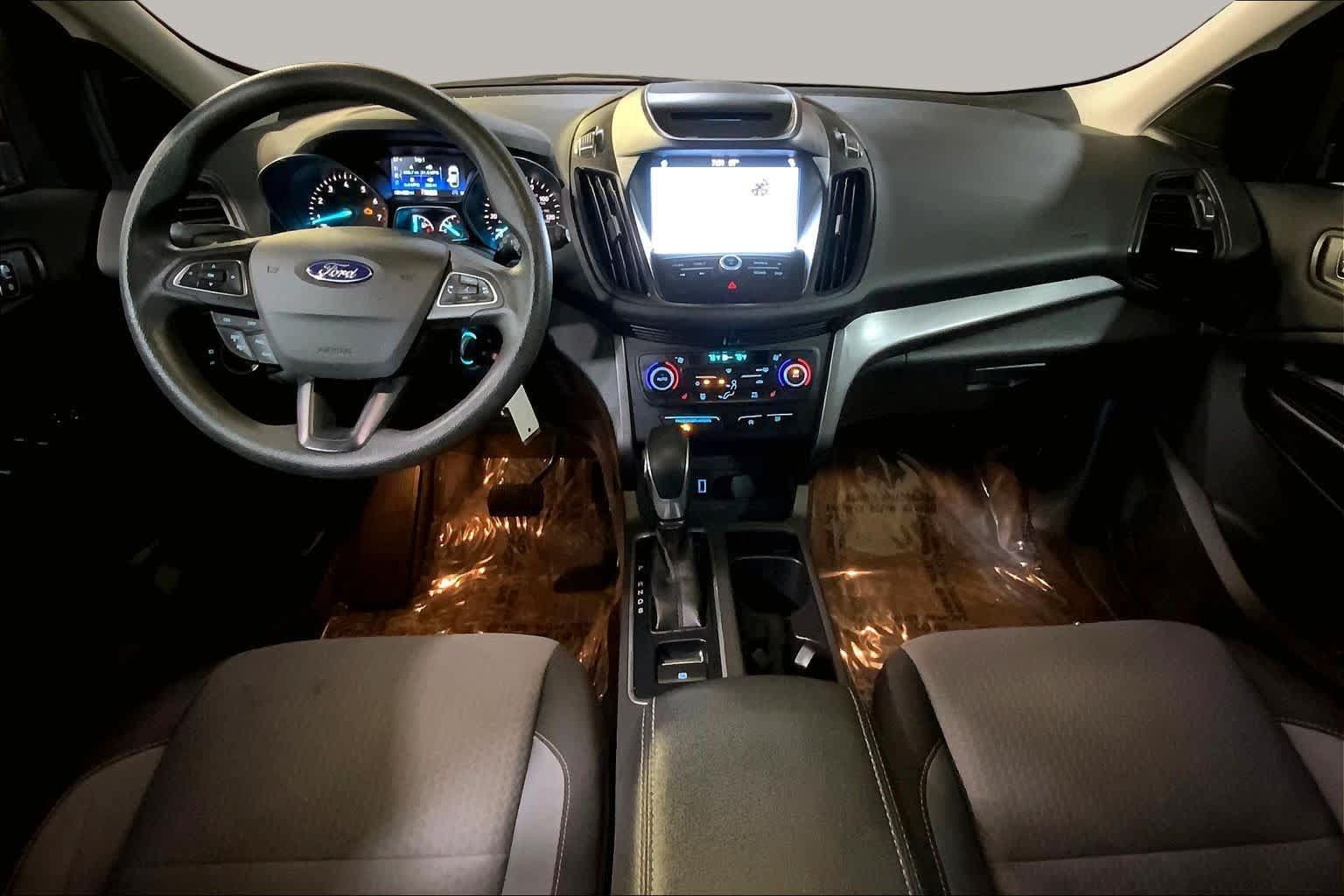 Used 2018 Ford Escape SE w/ SE Sync 3 Package AWD/4WD image 16