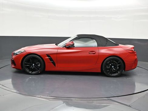 Used 2020 BMW Z4 sDrive30i w/ Premium Package RWD image 2