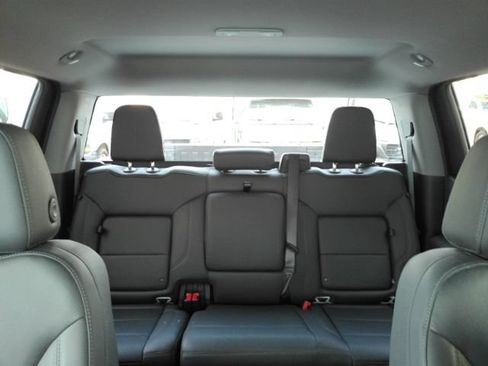 Used 2026 GMC Sierra 1500 SLT RWD image 35