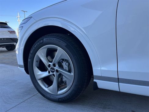 New 2026 Genesis GV70 2.5T Advanced image 19