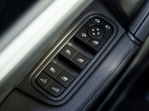 Certified 2026 Porsche Cayenne AWD/4WD image 20