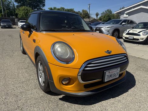 Used 2015 MINI Cooper 2-Door Hardtop image 3
