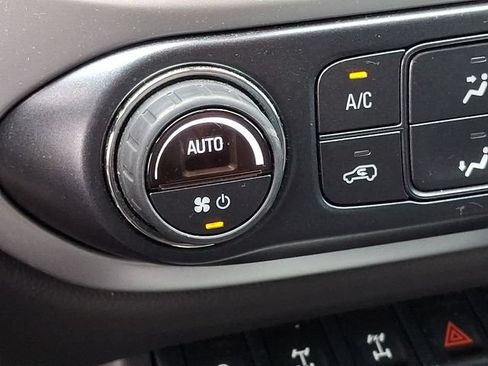 Used 2022 Chevrolet Colorado ZR2 AWD/4WD image 18