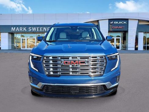 Used 2024 GMC Acadia Denali image 2