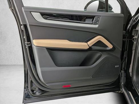 New 2026 Porsche Cayenne image 13