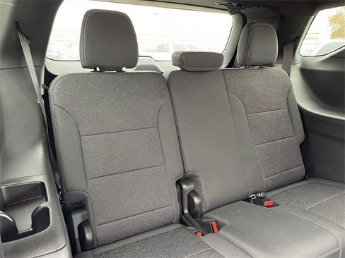 Used 2024 Chevrolet Traverse LT image 27