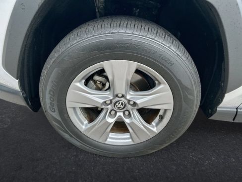 Certified 2023 Toyota RAV4 XLE w/ Convenience Package FWD image 10