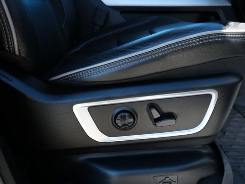 Used 2019 RAM 1500 Laramie image 30