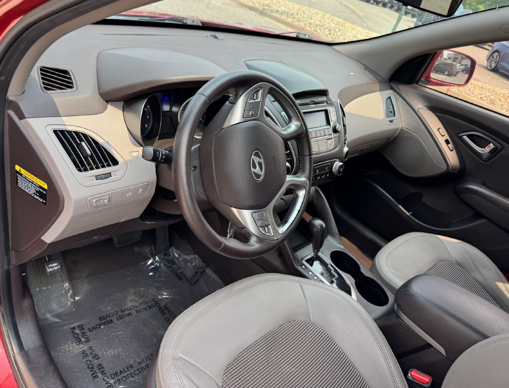 Used 2011 Hyundai Tucson 2WD image 24
