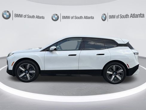 Used 2024 BMW iX xDrive50 w/ Premium Package AWD/4WD image 22