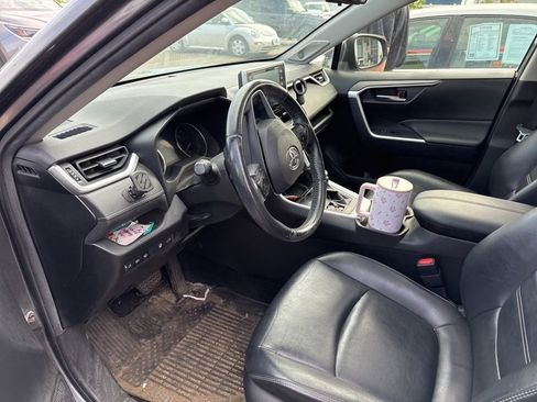 Used 2019 Toyota RAV4 XLE Premium w/ Advanced Technology Package AWD/4WD image 10