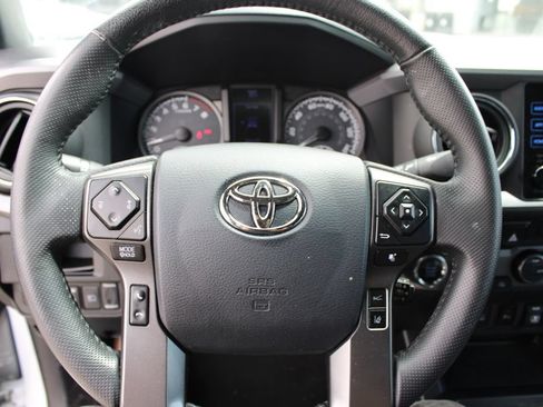Used 2019 Toyota Tacoma TRD Pro AWD/4WD image 26