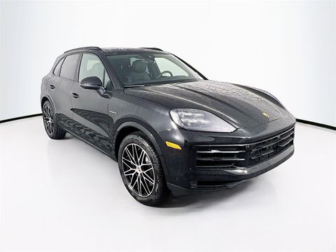 New 2026 Porsche Cayenne Base image 7