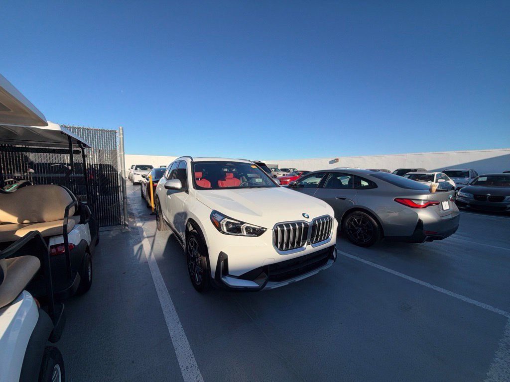Used 2023 BMW X1 xDrive28i w/ Premium Package AWD/4WD image 2
