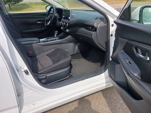 Used 2024 Nissan Sentra SV FWD image 10