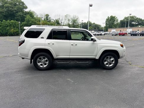 Used 2014 Toyota 4Runner SR5 AWD/4WD image 4
