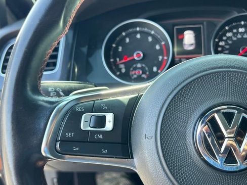 Used 2017 Volkswagen GTI SE FWD image 20