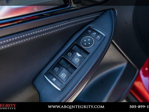 Used 2019 INFINITI QX30 ESSENTIAL w/ Cargo Package image 16