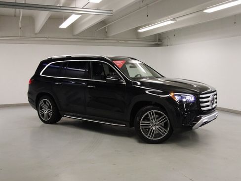 Certified 2025 Mercedes-Benz GLS 450 4MATIC image 4