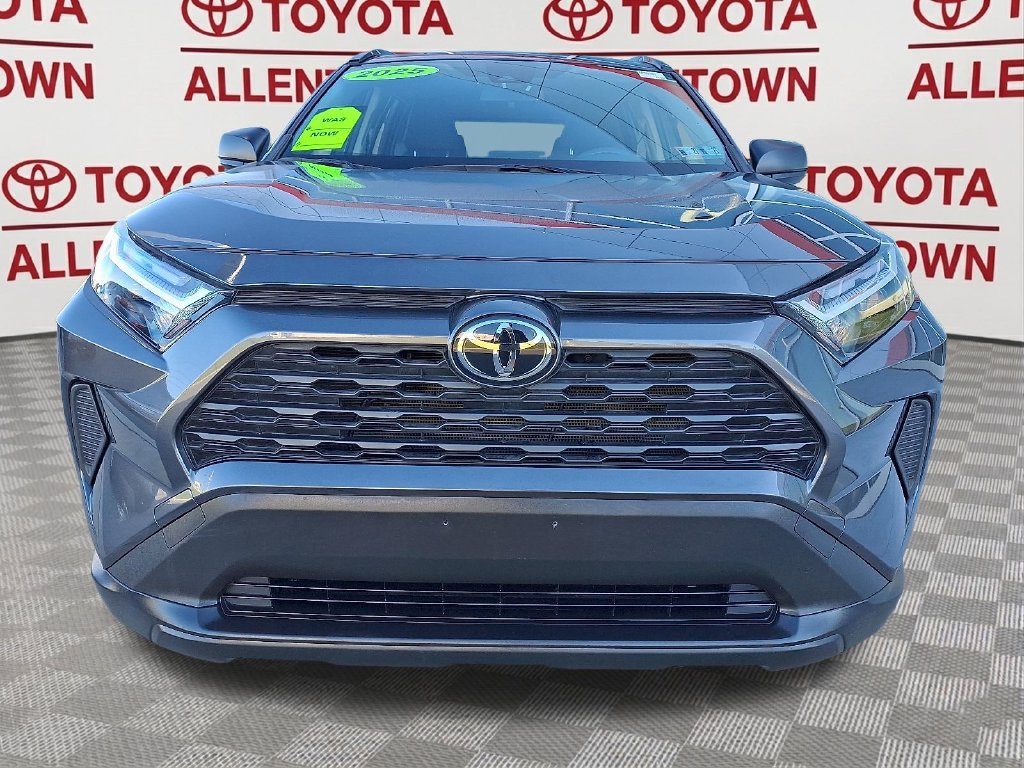 Used 2025 Toyota RAV4 LE AWD/4WD image 2