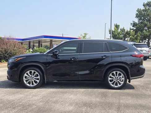 Used 2023 Toyota Highlander Limited FWD image 12