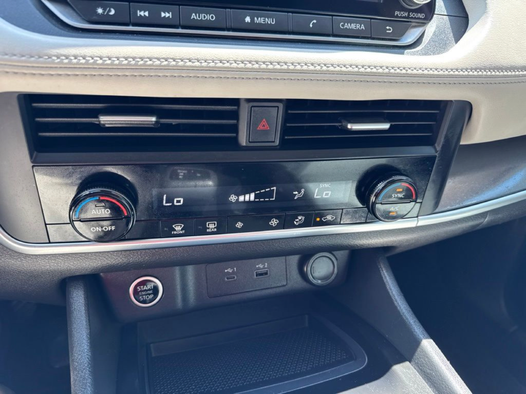 Used 2023 Nissan Rogue SV FWD image 15