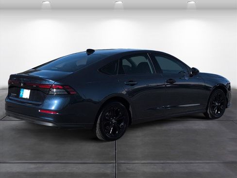 Certified 2025 Honda Accord SE image 7