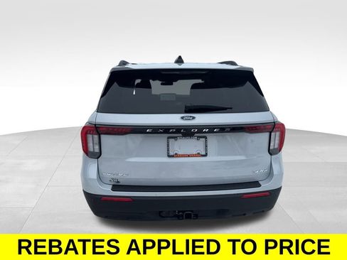 Used 2026 Ford Explorer Active image 4