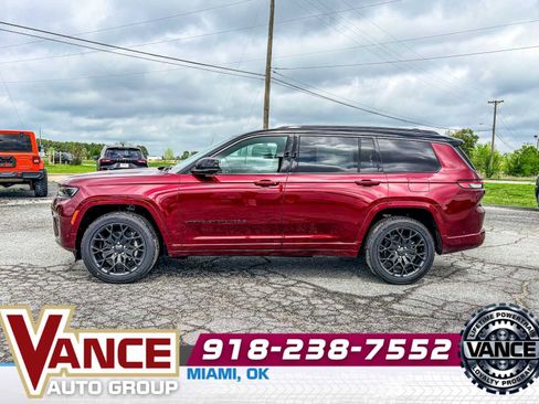 New 2026 Jeep Grand Cherokee L Summit w/ Obsidian Package AWD/4WD image 4