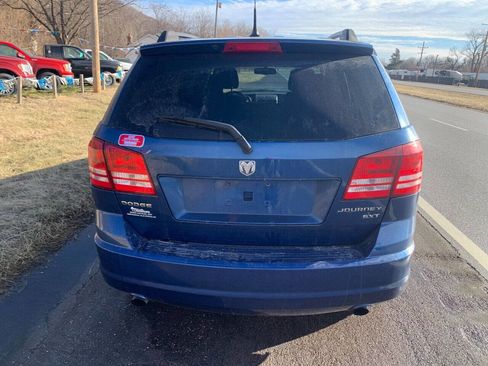 Used 2010 Dodge Journey SXT w/ Flexible Seating Group image 5