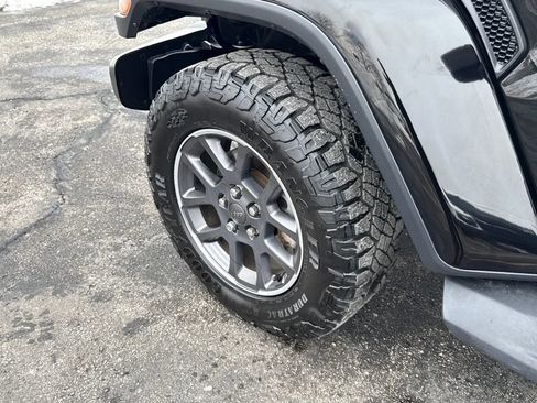 Used 2020 Jeep Gladiator Overland image 13