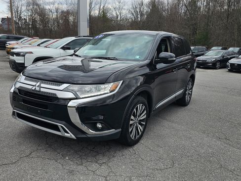 Used 2019 Mitsubishi Outlander AWD image 1