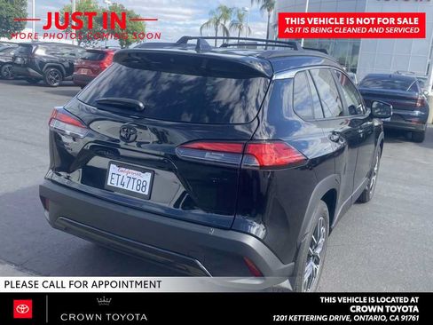 Used 2026 Toyota Corolla Cross XLE w/ Convenience Package FWD image 4
