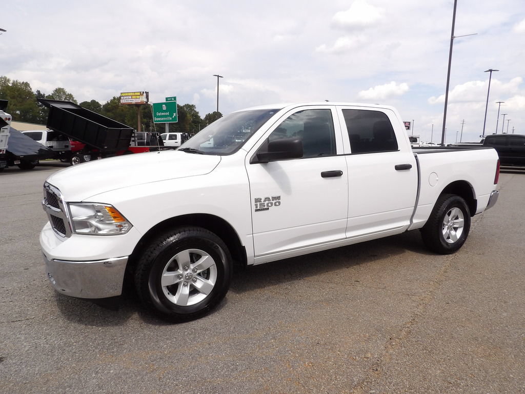 Used 2022 RAM 1500 Classic SLT RWD image 3