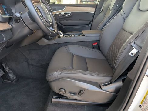 Used 2025 Volvo XC90 B6 Plus AWD/4WD image 15