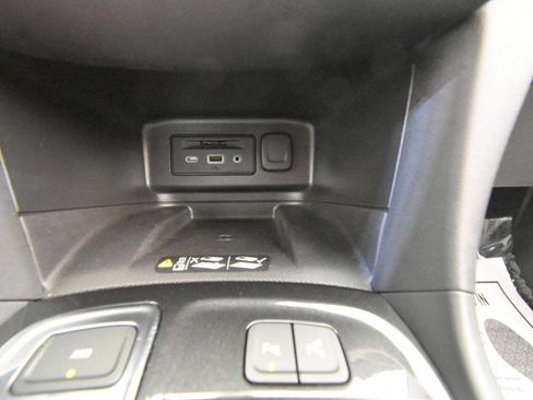 Used 2022 Chevrolet Equinox Premier AWD/4WD image 29