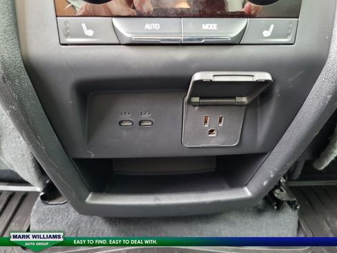 Used 2024 Chevrolet Traverse RS image 47