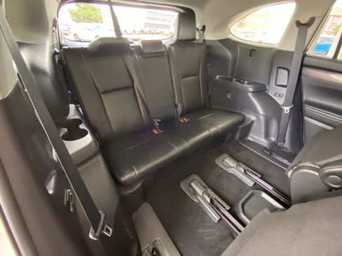 Used 2021 Toyota Highlander Platinum AWD/4WD image 43