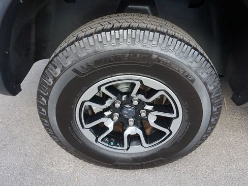 Used 2017 RAM 1500 Rebel w/ Luxury Group AWD/4WD image 13