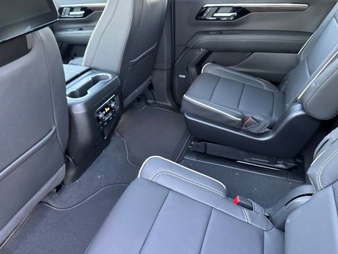 New 2026 Chevrolet Suburban Premier image 11