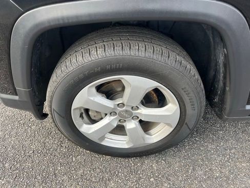 Used 2021 Jeep Compass Latitude image 29