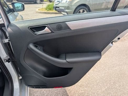 Used 2013 Volkswagen Jetta TDI FWD image 20