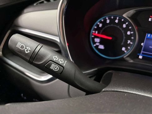 Used 2020 Chevrolet Equinox LT FWD image 34