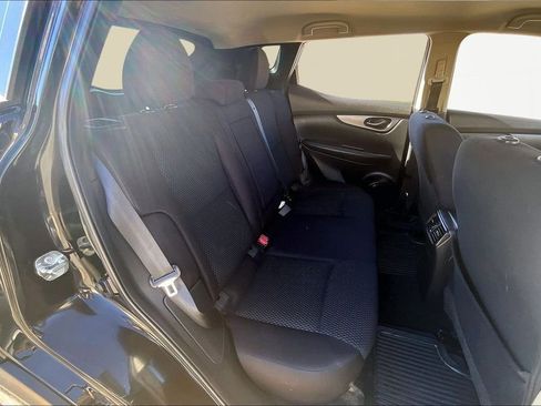 Used 2022 Nissan Rogue Sport S image 27