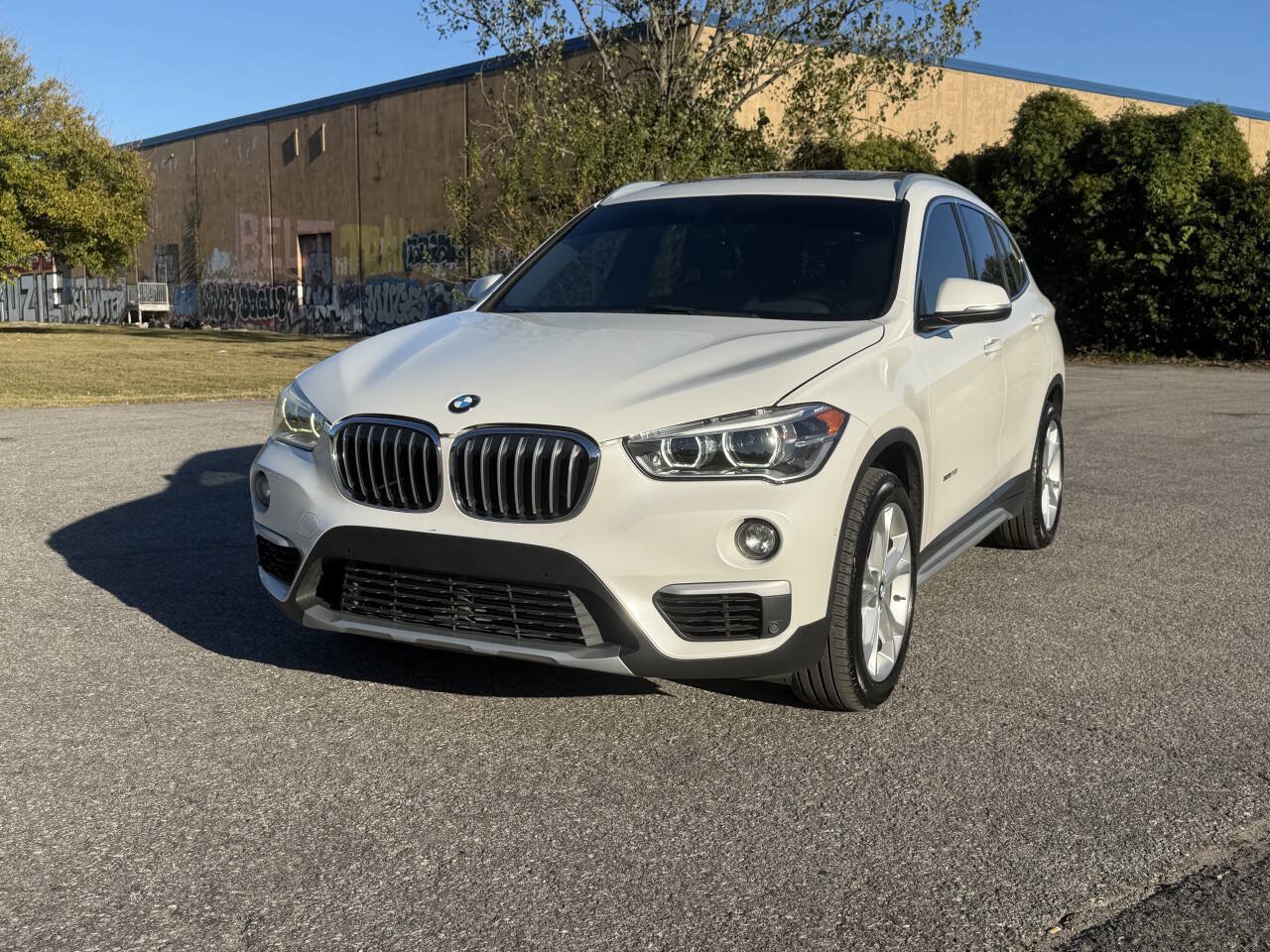 Used 2017 BMW X1 xDrive28i AWD/4WD image 3