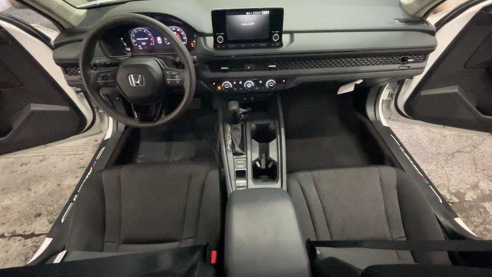 Certified 2025 Honda Accord SE image 28
