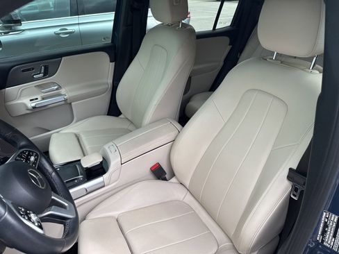 Used 2021 Mercedes-Benz GLB 250 4MATIC image 8