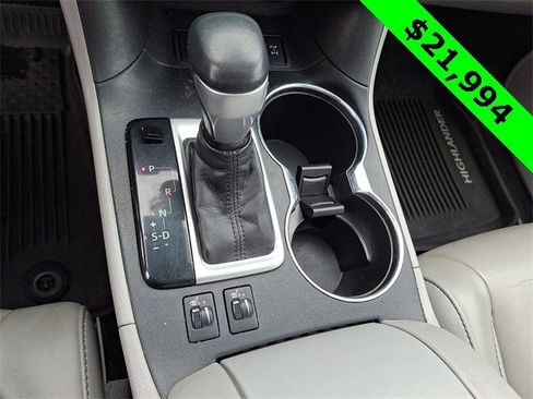 Used 2017 Toyota Highlander XLE image 15